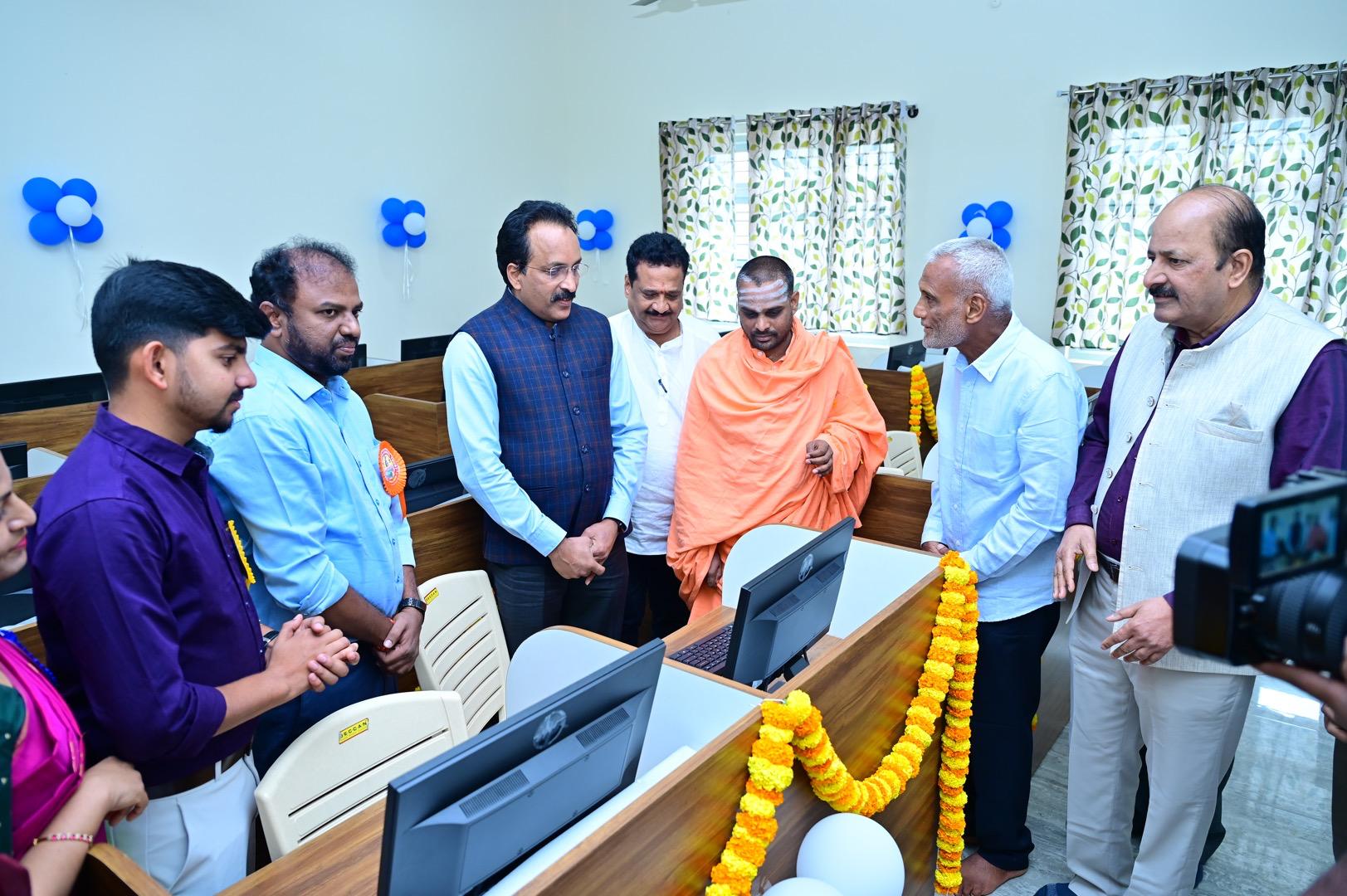 COMPUTER LAB OPEN (2)